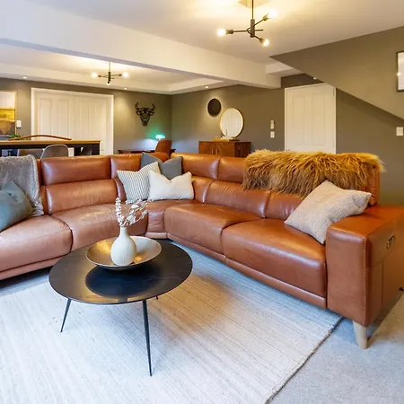 Modern Comforts In Hoon Hay